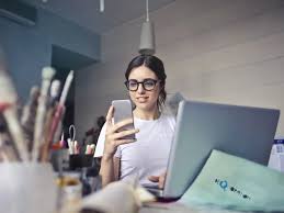 Suka Traveling atau Kerja di Kafe, Yuk Mulai-Waspada-Internetan-Pakai-WiFi-Publik