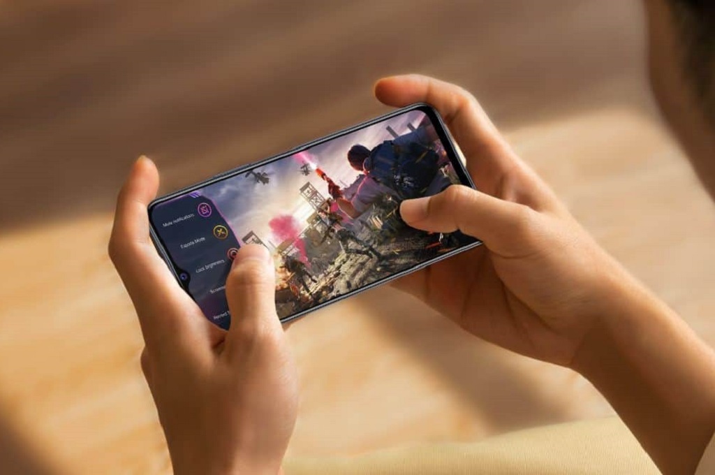 Tips Mendinginkan Smartphone Saat Bermain Game Intensif