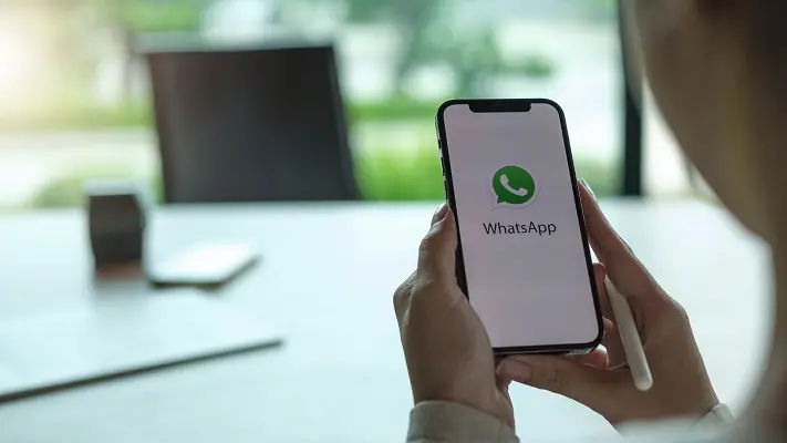 WhatsApp Sekarang Punya Fitur Mention Kontak di Status
