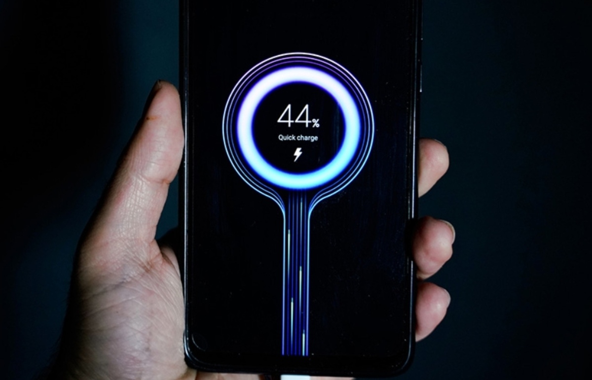 Perebutan Charger 240W